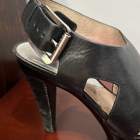 Michael Kors Carla Platform Black Leather Size 7 - Picture 16 of 17